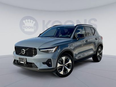 Certified 2023 Volvo XC40 B5 Plus w/ Protection Package Premier