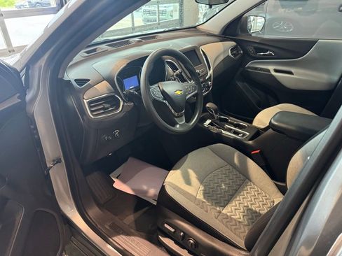 Used 2024 Chevrolet Equinox LS w/ LS Convenience Package FWD image 5