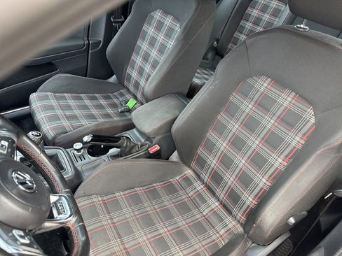Used 2015 Volkswagen GTI SE FWD image 22