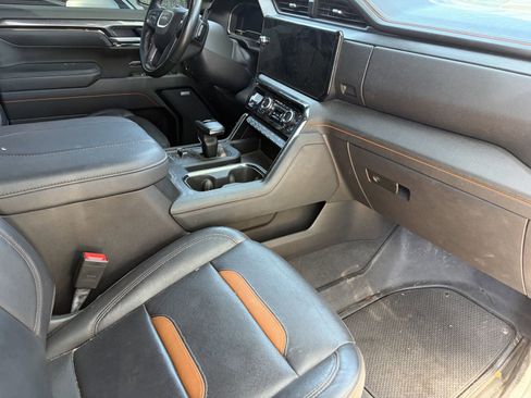 Used 2025 GMC Sierra 1500 AT4 w/ Technology Package AWD/4WD image 7
