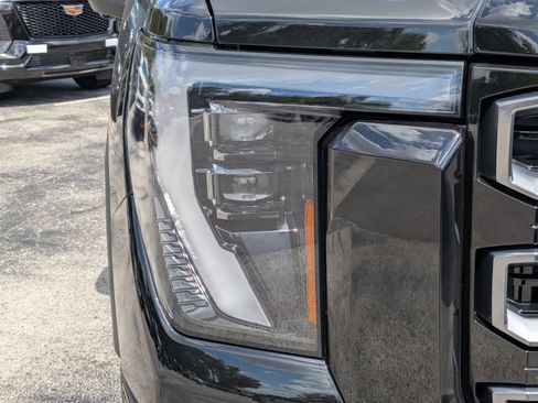 New 2026 GMC Sierra 2500 AT4 w/ AT4 Premium Plus Package AWD/4WD image 10