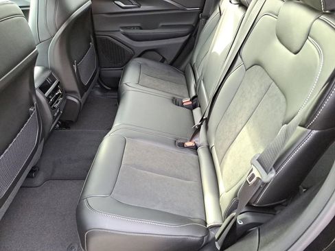 New 2025 Jeep Grand Cherokee Altitude image 15