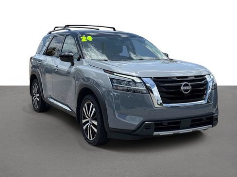 Certified 2024 Nissan Pathfinder Platinum w/ Cargo Package FWD image 2