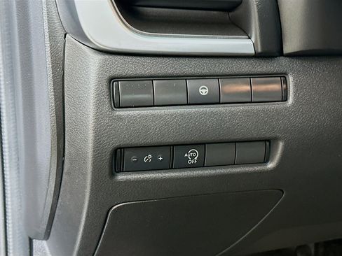 Used 2023 Nissan Rogue SV AWD/4WD image 10