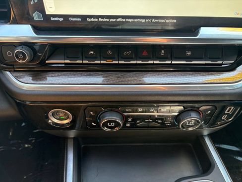 Used 2024 Chevrolet Silverado 1500 LT AWD/4WD image 19