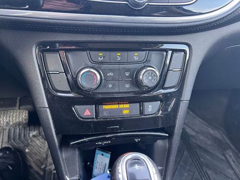 Used 2021 Buick Encore Preferred image 22