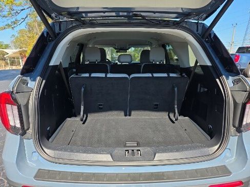 Certified 2025 Ford Explorer Active w/ Active Comfort Package image 21