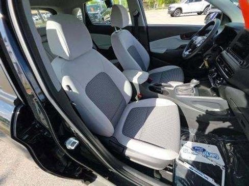 Used 2023 Hyundai Kona SE w/ Cargo Package image 6