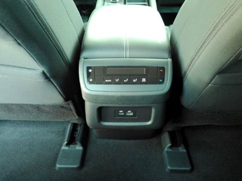 Used 2024 Nissan Pathfinder SV AWD/4WD image 27