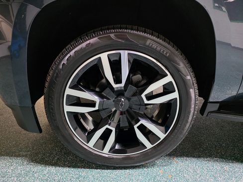 Used 2019 Chevrolet Tahoe LT w/ RST Edition image 12