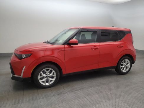 Used 2023 Kia Soul LX w/ Option Group 015 image 2