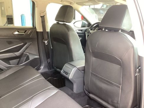 Used 2019 Volkswagen Jetta SE w/ Cold Weather Package FWD image 33