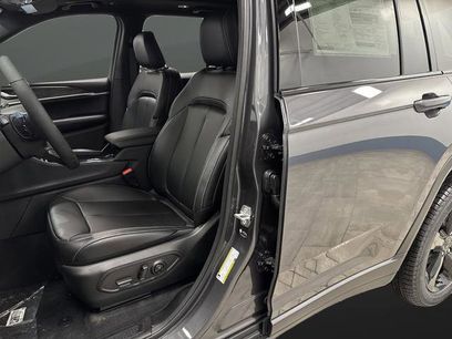 New 2025 Jeep Grand Cherokee Limited w/ Black Appearance Package