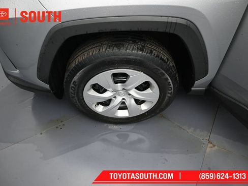 Used 2023 Toyota RAV4 LE AWD/4WD image 33