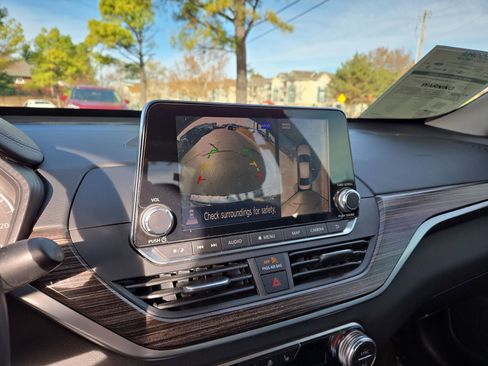 Used 2019 Nissan Altima 2.5 Platinum image 25