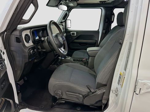 Used 2024 Jeep Wrangler Unlimited Sahara AWD/4WD image 13
