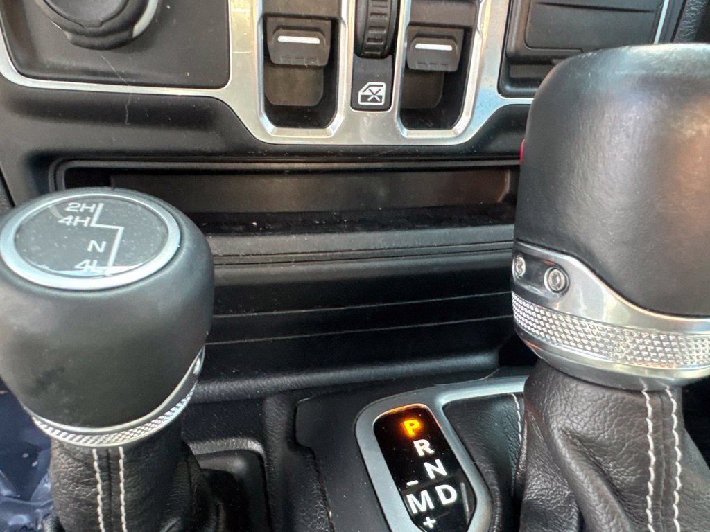 Used 2018 Jeep Wrangler Unlimited Sahara AWD/4WD image 53