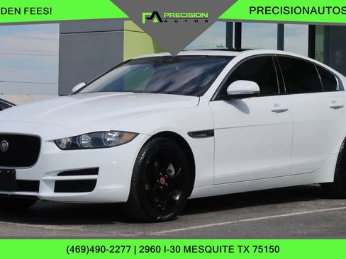 Used 2018 Jaguar XE image 1