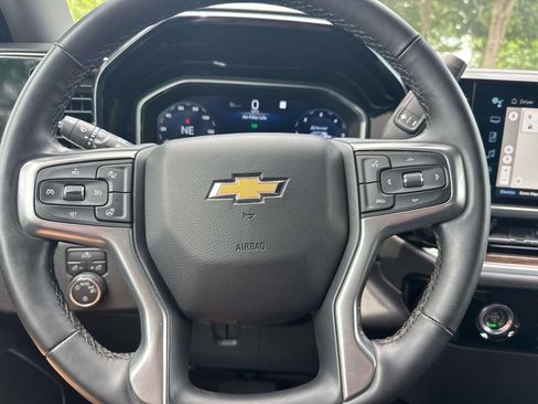 Used 2023 Chevrolet Silverado 1500 LT AWD/4WD image 8