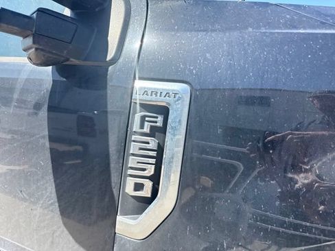 Used 2022 Ford F250 Lariat w/ Lariat Ultimate Package AWD/4WD image 4