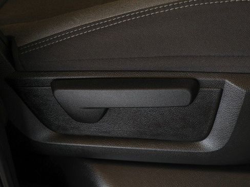 Used 2024 RAM 2500 Big Horn AWD/4WD image 31
