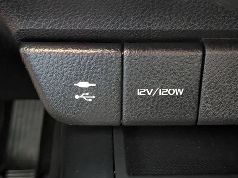 Used 2018 Toyota Camry XSE FWD image 19