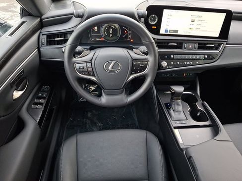 Certified 2025 Lexus ES 300h w/ Premium Package image 12