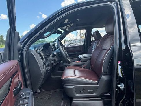 Used 2025 RAM 2500 Limited AWD/4WD image 11