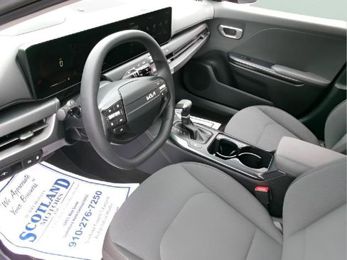 Used 2025 Kia K4 FWD image 12
