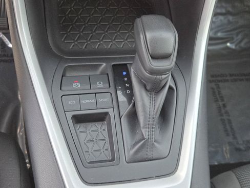 Used 2025 Toyota RAV4 LE FWD image 12