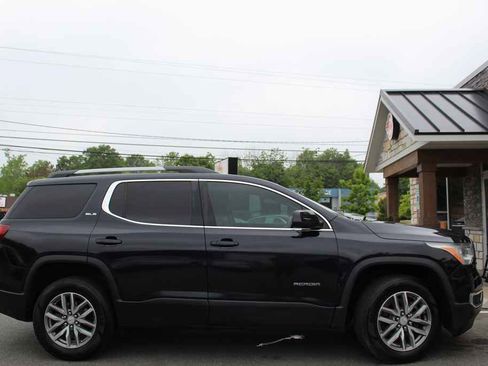 Used 2017 GMC Acadia SLE FWD image 4