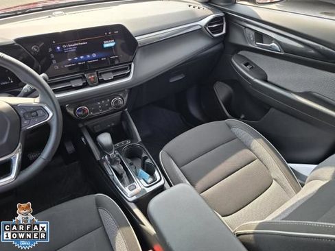 Used 2024 Chevrolet TrailBlazer LT w/ LT Cold Weather Package FWD image 14