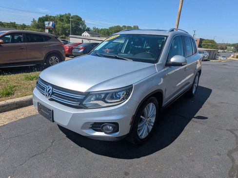 Used 2016 Volkswagen Tiguan SE AWD/4WD image 3