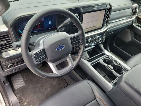 Used 2025 Ford F450 Lariat AWD/4WD image 18