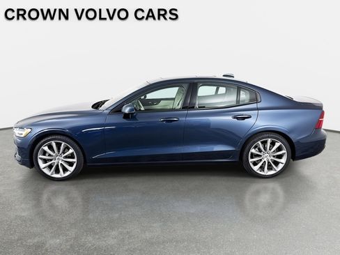 Used 2021 Volvo S60 T5 Momentum w/ Protection Package Premier image 9