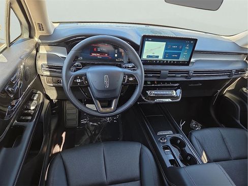 New 2026 Lincoln Corsair Premiere image 10