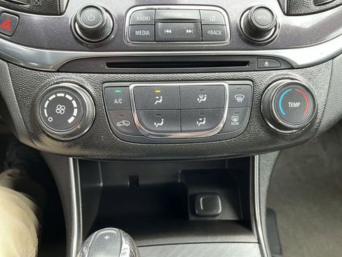 Used 2015 Chevrolet Impala LS FWD image 17