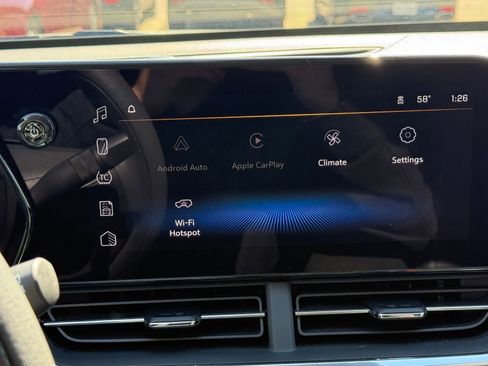 Used 2025 Chevrolet Trax LT image 20