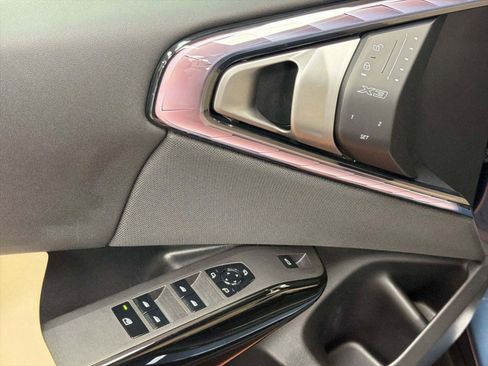 Used 2026 BMW X3 xDrive30 w/ Premium Package image 23