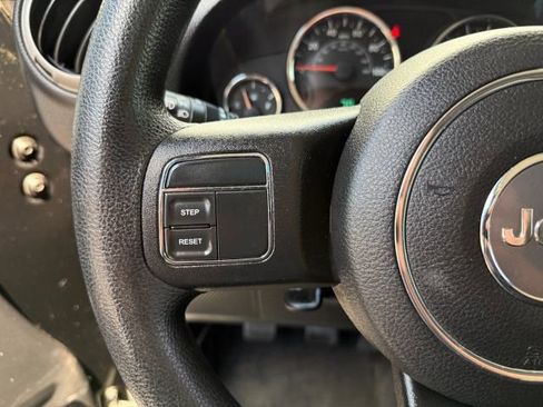Used 2015 Jeep Wrangler Sport AWD/4WD image 23