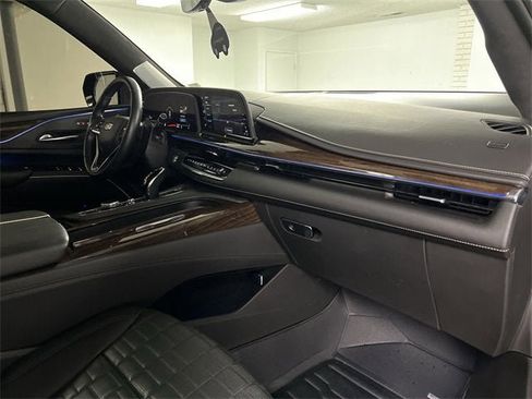 Used 2021 Cadillac Escalade ESV Sport Platinum image 30