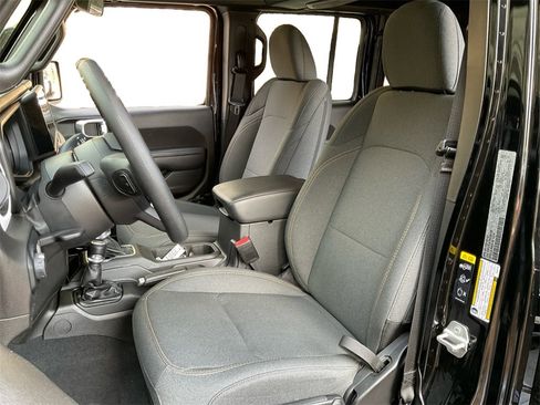 Used 2025 Jeep Wrangler Sport image 26