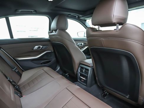 Used 2025 BMW 330i xDrive Sedan w/ Premium Package image 23