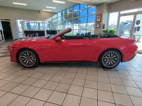 Used 2025 Ford Mustang GT Premium image 4