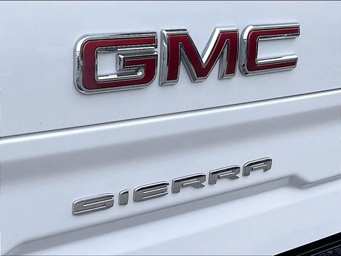 Used 2022 GMC Sierra 1500 SLT w/ SLT Premium Plus Package image 29