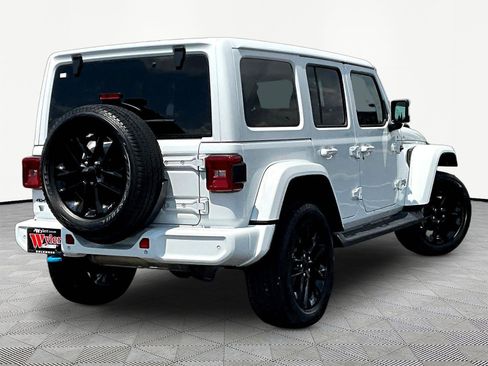 Used 2021 Jeep Wrangler Unlimited Sahara AWD/4WD image 6