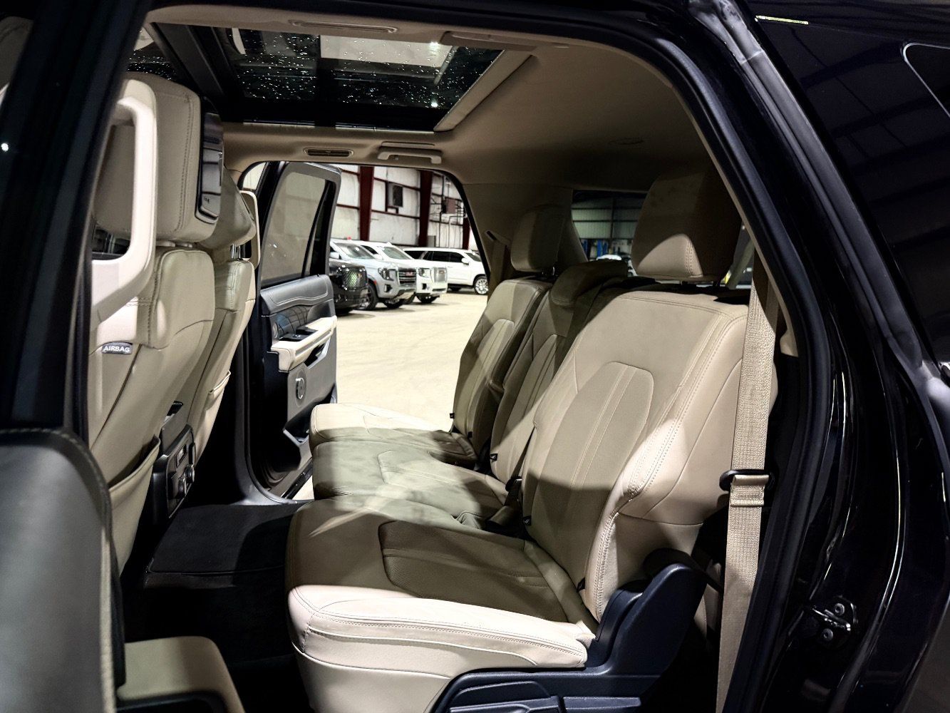 Used 2023 Ford Expedition Max Platinum AWD/4WD image 18