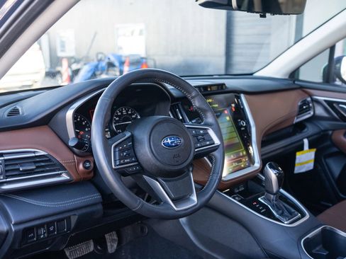 Used 2023 Subaru Outback Touring AWD/4WD image 15