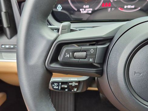 Certified 2026 Porsche Cayenne Coupe AWD/4WD image 9
