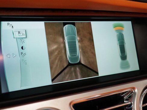 Used 2017 Rolls-Royce Dawn image 54